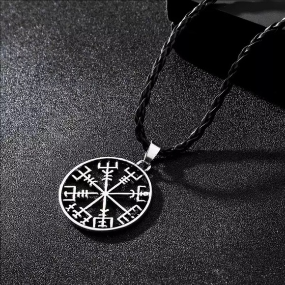 ❌SOLD❌ Viking Odin Rune Amulet Compass Necklace - Picture 12 of 13